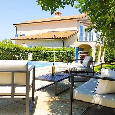 Villa Nika