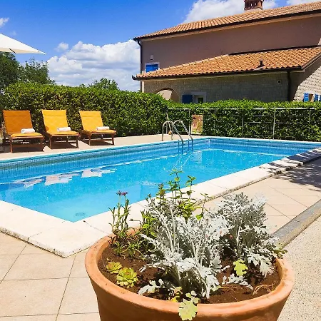 Nika * Labin (Istria)