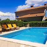 Villa Nika *