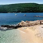 Nika Villa *